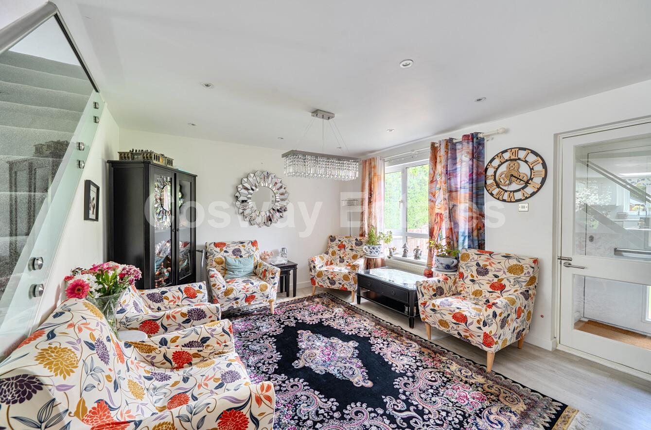 Rowlands Close, Mill Hill, NW7, London